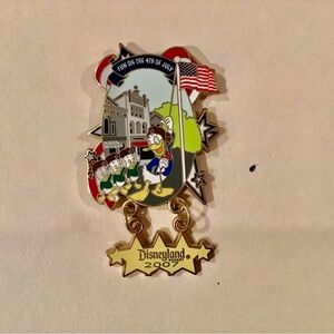 Disney resort pin Donald Duck & nephews Fun on the 4th of July. LE 1,000…